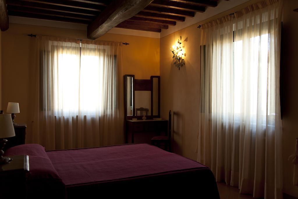 צ'רטו גואידי Agriturismo La Colombaia חדר תמונה
